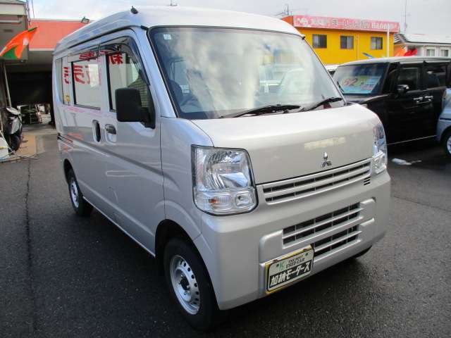 Mitsubishi Minicab Van 11