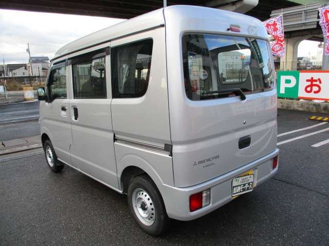 Mitsubishi Minicab Van 12