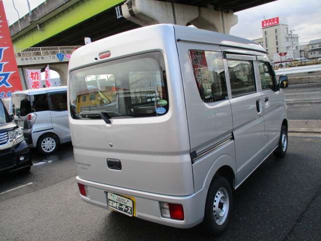 Mitsubishi Minicab Van 3
