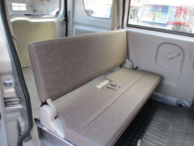 Mitsubishi Minicab Van 7