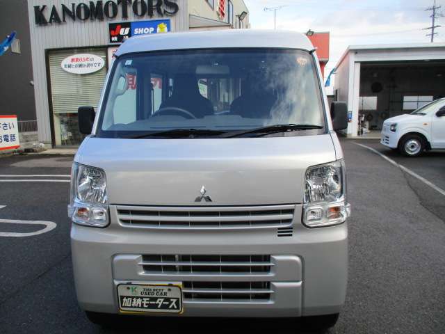 Mitsubishi Minicab Van 10