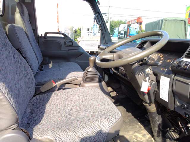 Isuzu Elf 7