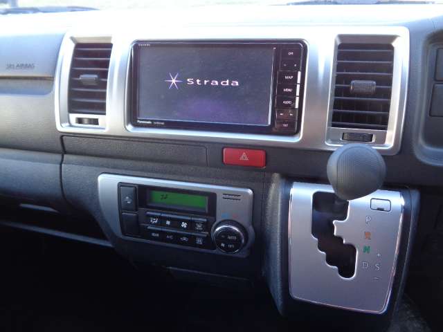 Toyota Hiace Van 10