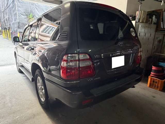 Toyota Land Cruiser 100 4