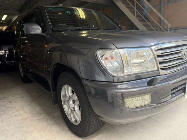 Toyota Land Cruiser 100 8