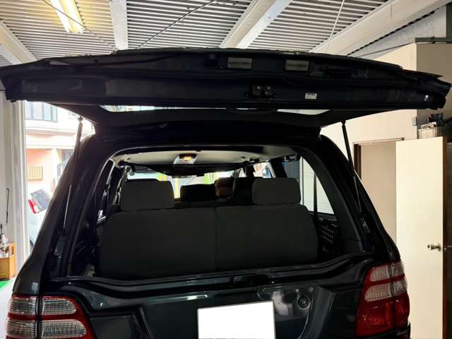 Toyota Land Cruiser 100 10
