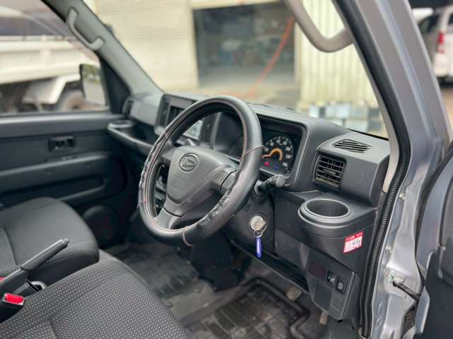 Daihatsu Hijet Deck Van 10