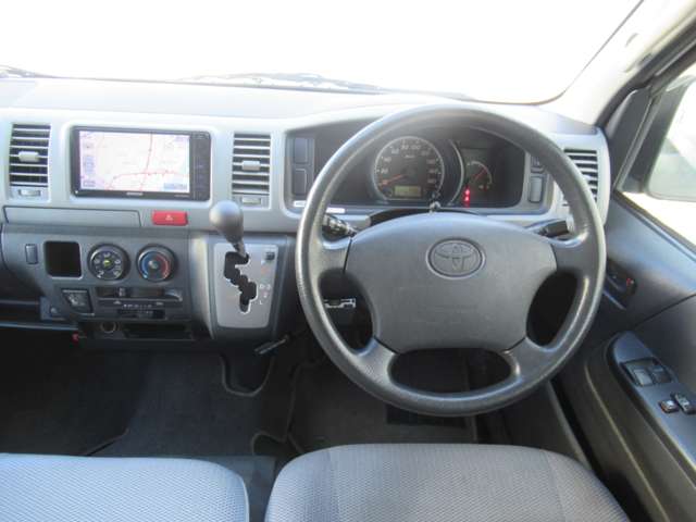 Toyota Regius Ace 10