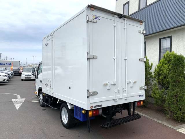 Isuzu Elf 7