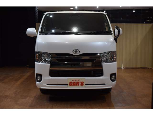 Toyota Hiace Van 11