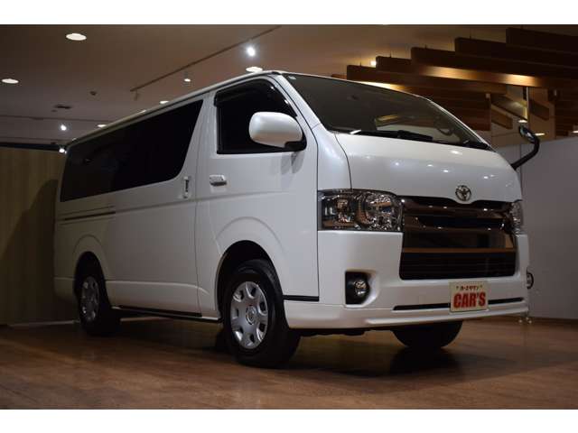 Toyota Hiace Van 12