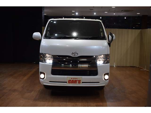 Toyota Hiace Van 7