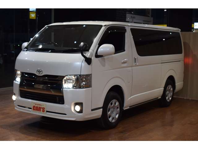 Toyota Hiace Van 10