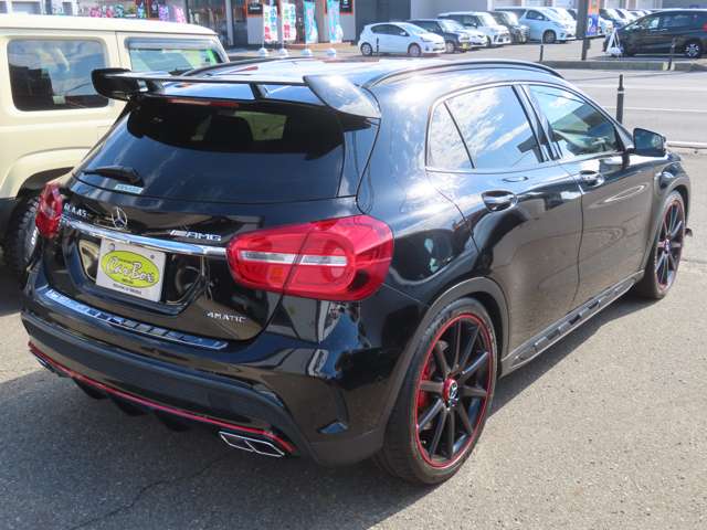 Mercedes-Benz GLA-Class 4