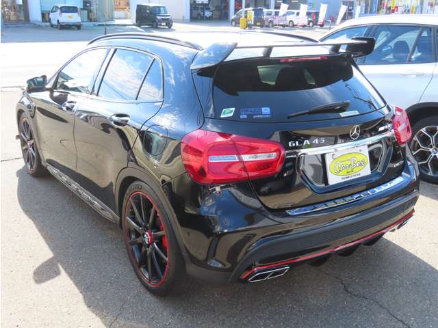 Mercedes-Benz GLA-Class 6
