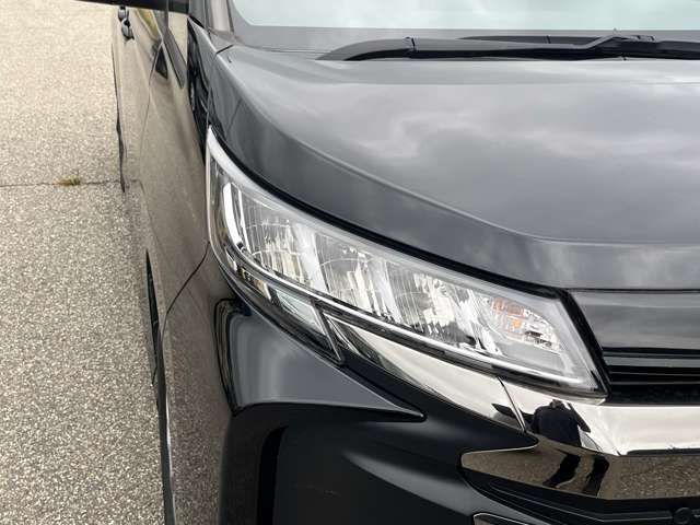 Toyota Noah 5