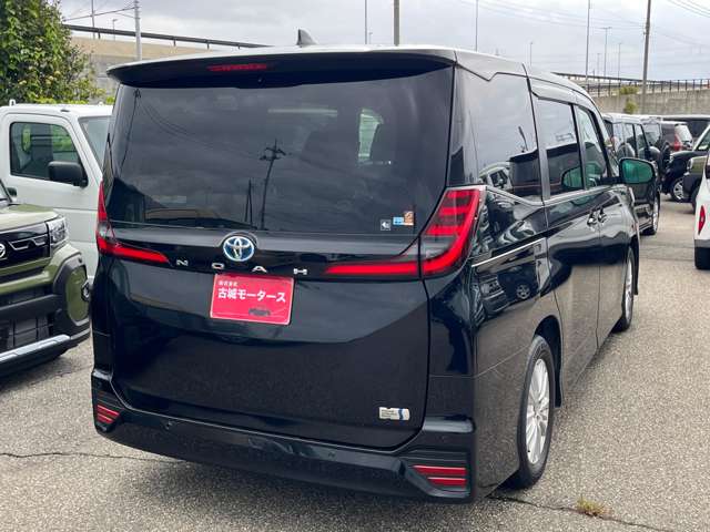 Toyota Noah 9