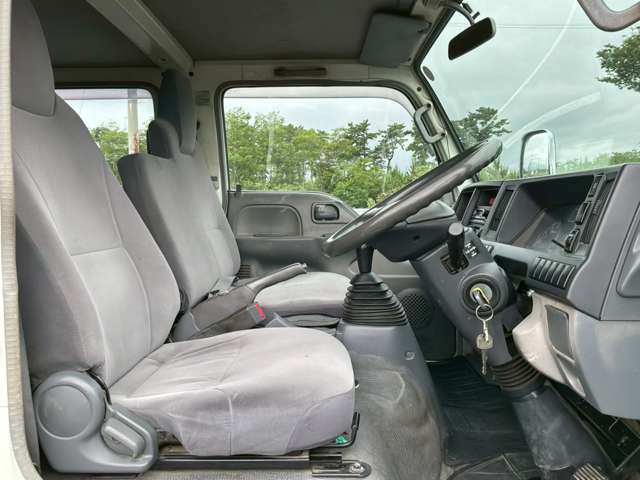 Isuzu Elf 12
