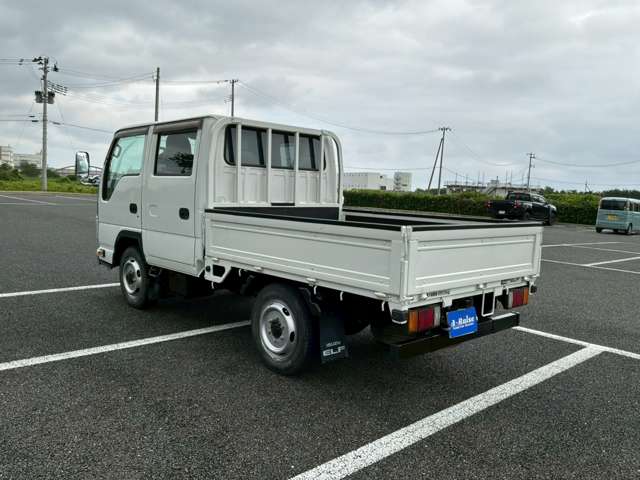 Isuzu Elf 4