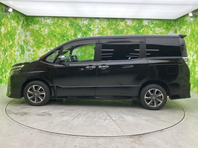 Toyota Voxy 5