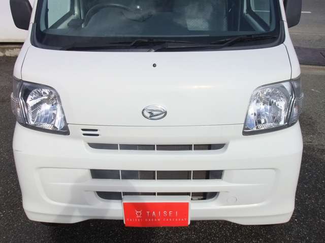 Daihatsu Hijet Cargo 6