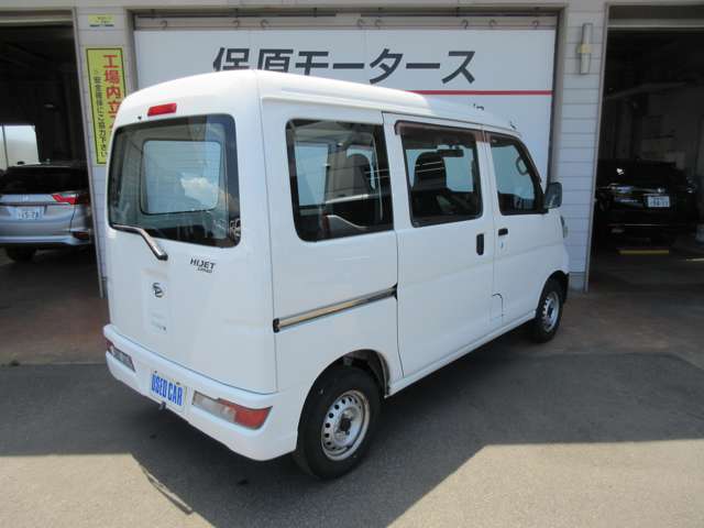 Daihatsu Hijet Cargo 11