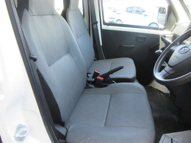 Daihatsu Hijet Cargo 7