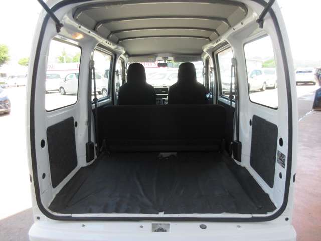 Daihatsu Hijet Cargo 9
