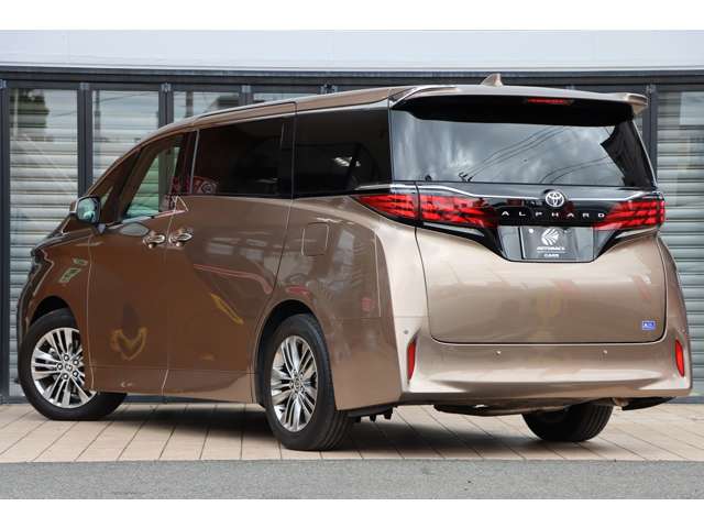 Toyota Alphard 11