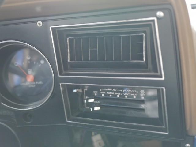 Chevrolet サバーバン 9
