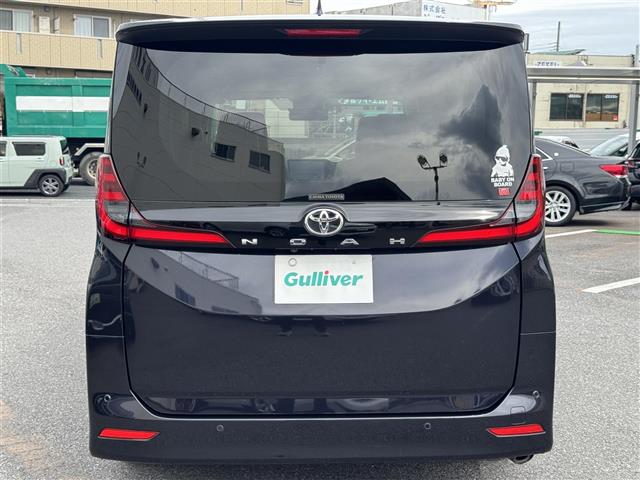 Toyota Noah 7