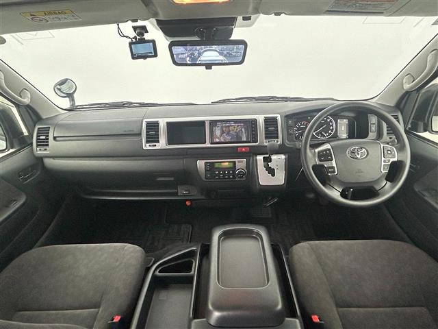 Toyota Hiace 3