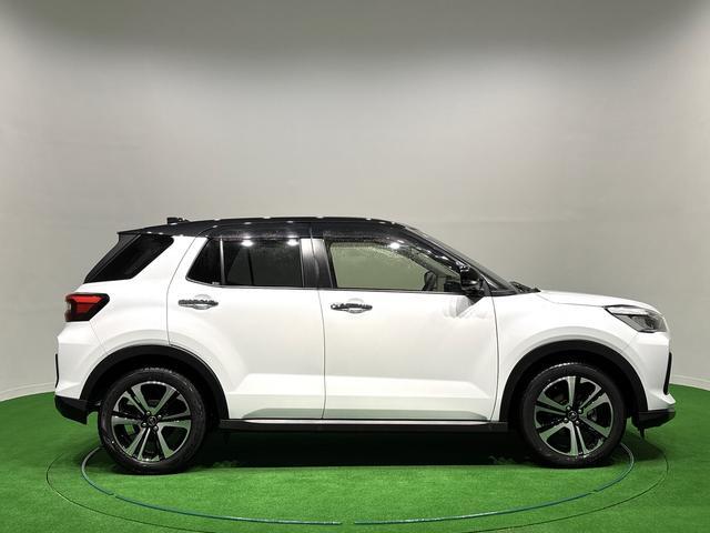 Daihatsu Rocky 12
