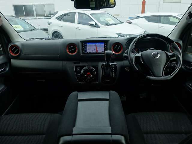 Nissan NV350 Caravan 11