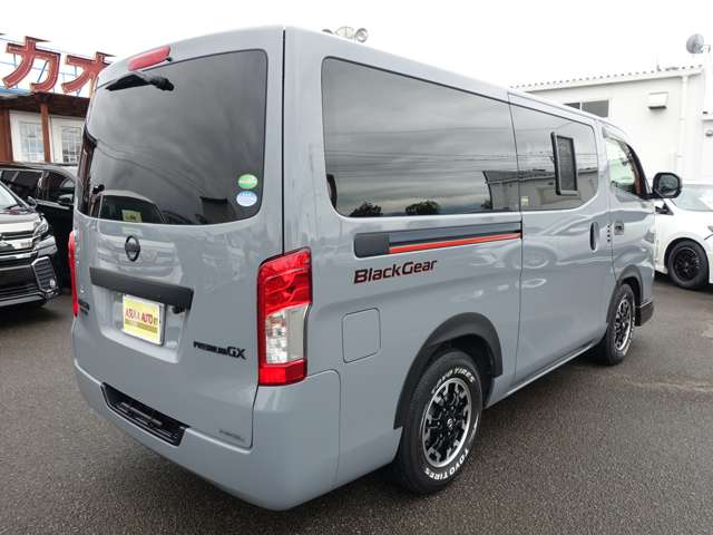 Nissan NV350 Caravan 7
