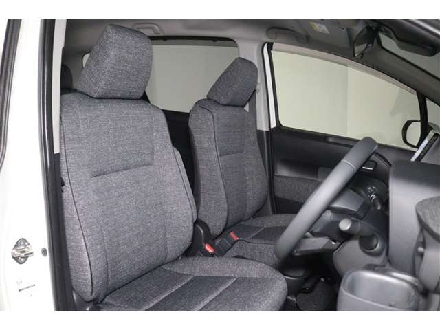 Toyota Sienta 11