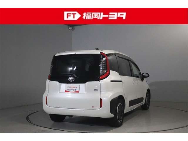 Toyota Sienta 6