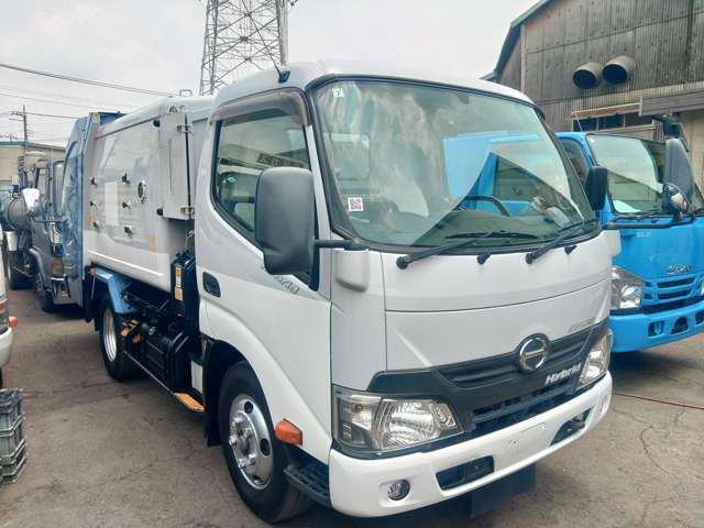 Hino Dutro Hybrid 3