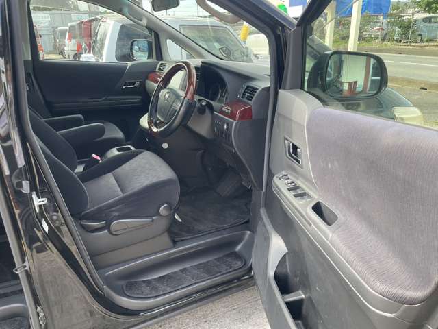Toyota Alphard 12