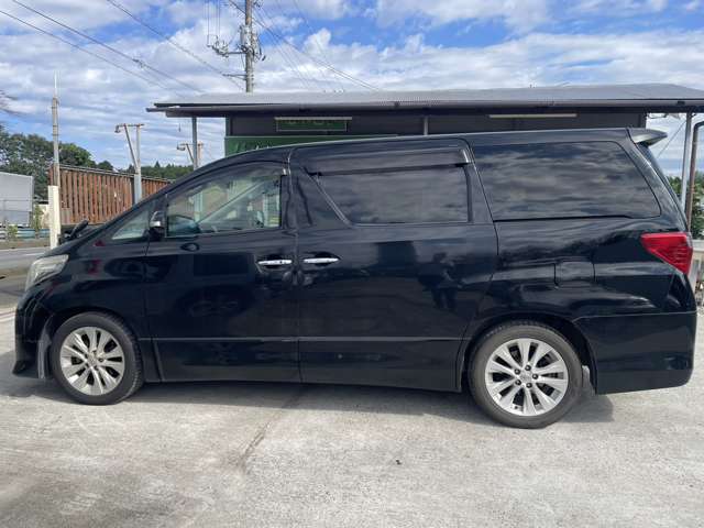 Toyota Alphard 4
