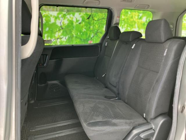 Toyota Voxy 11