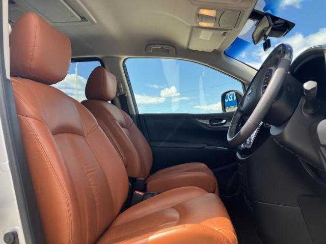 Nissan Elgrand 2