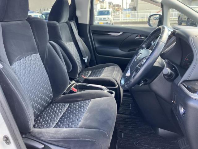 Toyota Vellfire 2