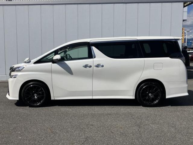 Toyota Vellfire 5