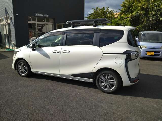 Toyota Sienta 7
