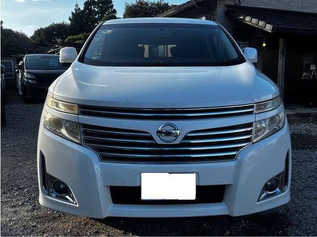 Nissan Elgrand 3