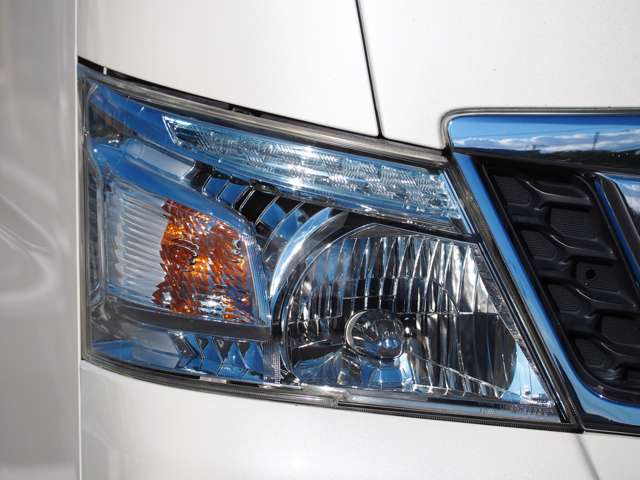 Nissan NV350 Caravan 8