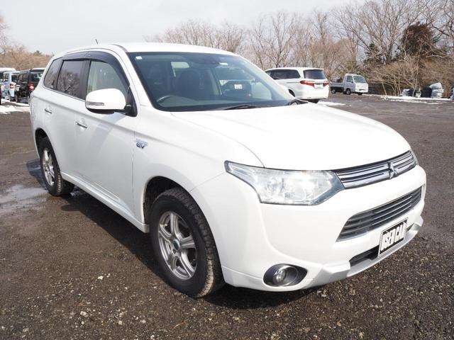 Mitsubishi Outlander PHEV 4