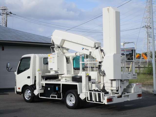 Hino Dutro 3