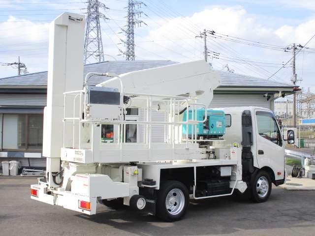 Hino Dutro 4